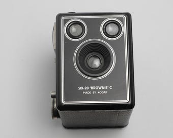 Kodak Six‑20 Brownie Model C – Working – Cleaned – Original Box