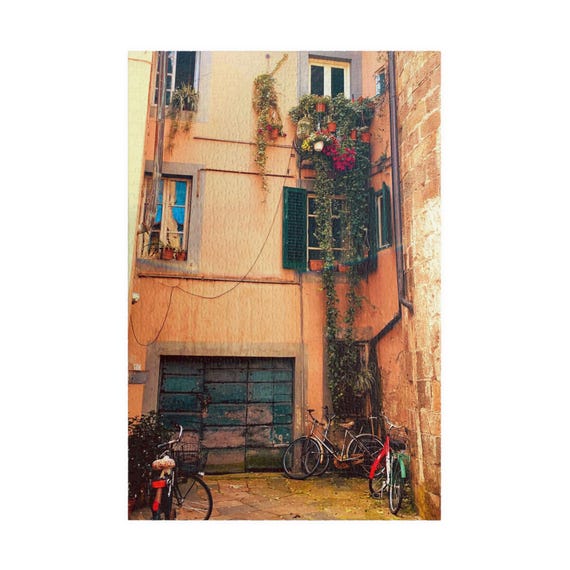 Vintage European Alleyway Puzzle 520 Piece | Photo Jigsaw Puzzle