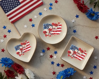 Floral American Flag Trinket Dish, Patriotic Ring Dish, 4th of July Decor, USA Flower Jewelry Tray, Summer Gift for Women