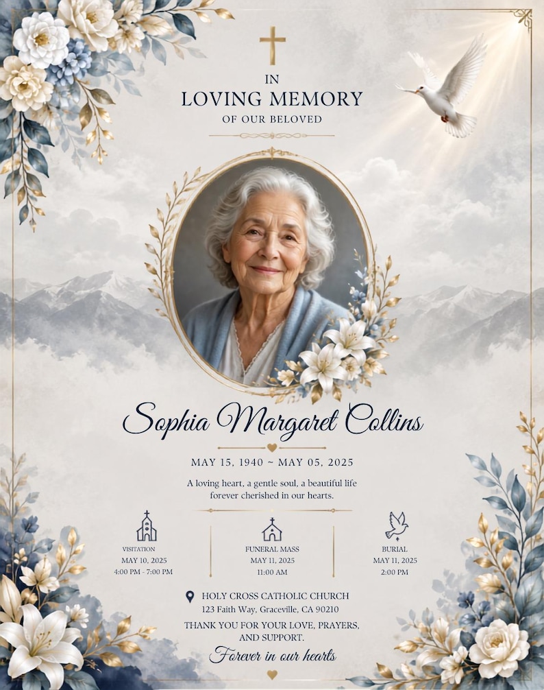 K&ouml;nnte beinhalten: Eine Trauerprogramm-Vorlage mit dem Portr&auml;t einer &auml;lteren Frau in einem ovalen Rahmen, verziert mit blauen und wei&szlig;en Blumen, einer Taube und einem Kreuz. Der Text enth&auml;lt IN LOVING MEMORY, Sophia Margaret Collins, Daten und Details.