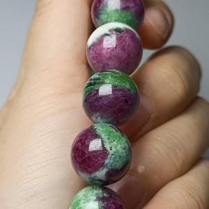 Bransoletka z wielokolorowego rubinowego zoisytu, koraliki 14 mm