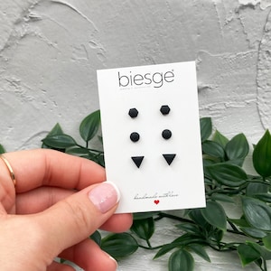 Schwarze Ohrringe Ohrstecker Set, Sechseck runde Dreieck Ohrringe, flache schwarze kleine Ohrringe für Männer, Geschenke für Frauen, Mini Geometrische Ohrstecker 3er-Set