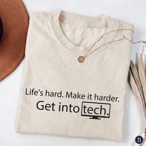 Divertente maglietta unisex a tema tecnologico, regalo per ingegnere del software, maglietta umoristica per programmatori, regalo per colleghi IT, maglietta sarcastica per programmatori, abbigliamento per informatici