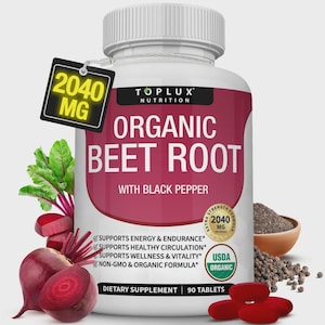 Puede incluir: Una botella blanca de Toplux Nutrition Organic Beet Root con pimienta negra. La botella tiene una etiqueta granate con texto blanco. Una etiqueta dice "2040 MG". La imagen incluye remolachas, hojas y pastillas.