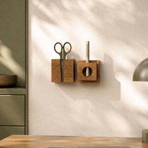 Conjunto Organizador de Mesa em Carvalho | Porta-Canetas de Parede | Armazenamento de Parede para Escritório | Japandi Office | Organizador de Espaço de Trabalho Minimalista