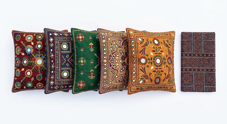Juego de fundas de cojín con bordado de espejo pakistaní / Camino de mesa Ajrak estilo boho, cojines decorativos bordados a mano imagen 4