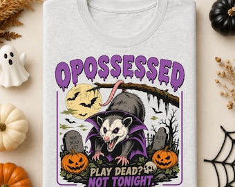 Camiseta Gambá, Camiseta Engraçada de Halloween com Gambá, Camiseta "Opossessed", Presente Assustador para Amantes de Animais, Camiseta Retrô de Terror