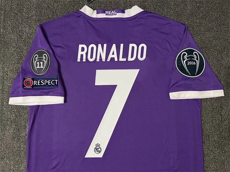 Temporada 2016 2017 Camiseta visitante del Real Madrid Cristiano Ronaldo No 7 Camiseta morada retro Liga de Campeones Kit de camiseta de fútbol de manga larga corta imagen 2