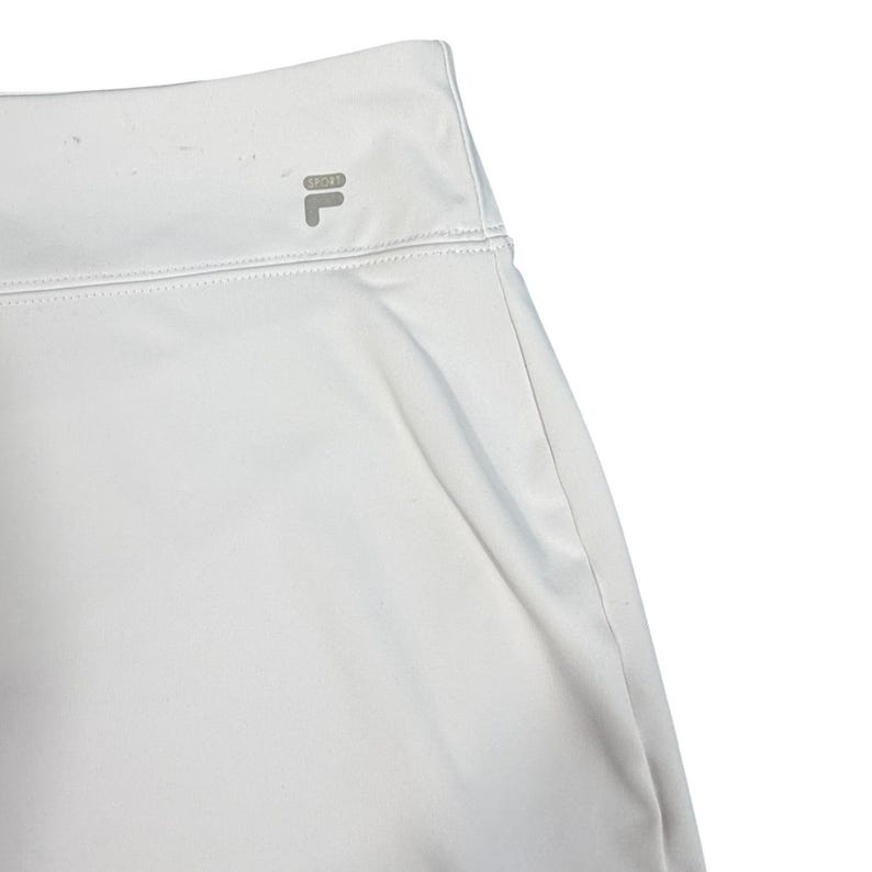Fila Sport Skort da donna, taglia S, colore bianco, per tennis, golf e atletica, con pantaloncini incorporati. immagine 7