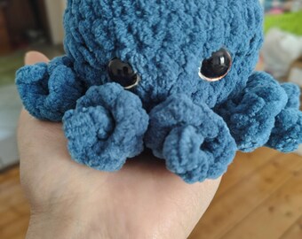 Handmade Velvet Yarn Octopus Car Mascot, Amigurumi Dashboard Ornament, Driving Companion Toy