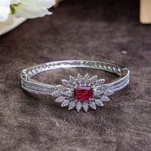 Bracelet jonc kada moissanite rose rubis, bracelet cluster tournesol platine, bijoux de mariée mariage, bracelet tendance taille émeraude