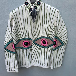 Ręcznie robiona krótka kurtka z haftowanym motywem złego oka – boho, bawełniana, TNT Streetwear
