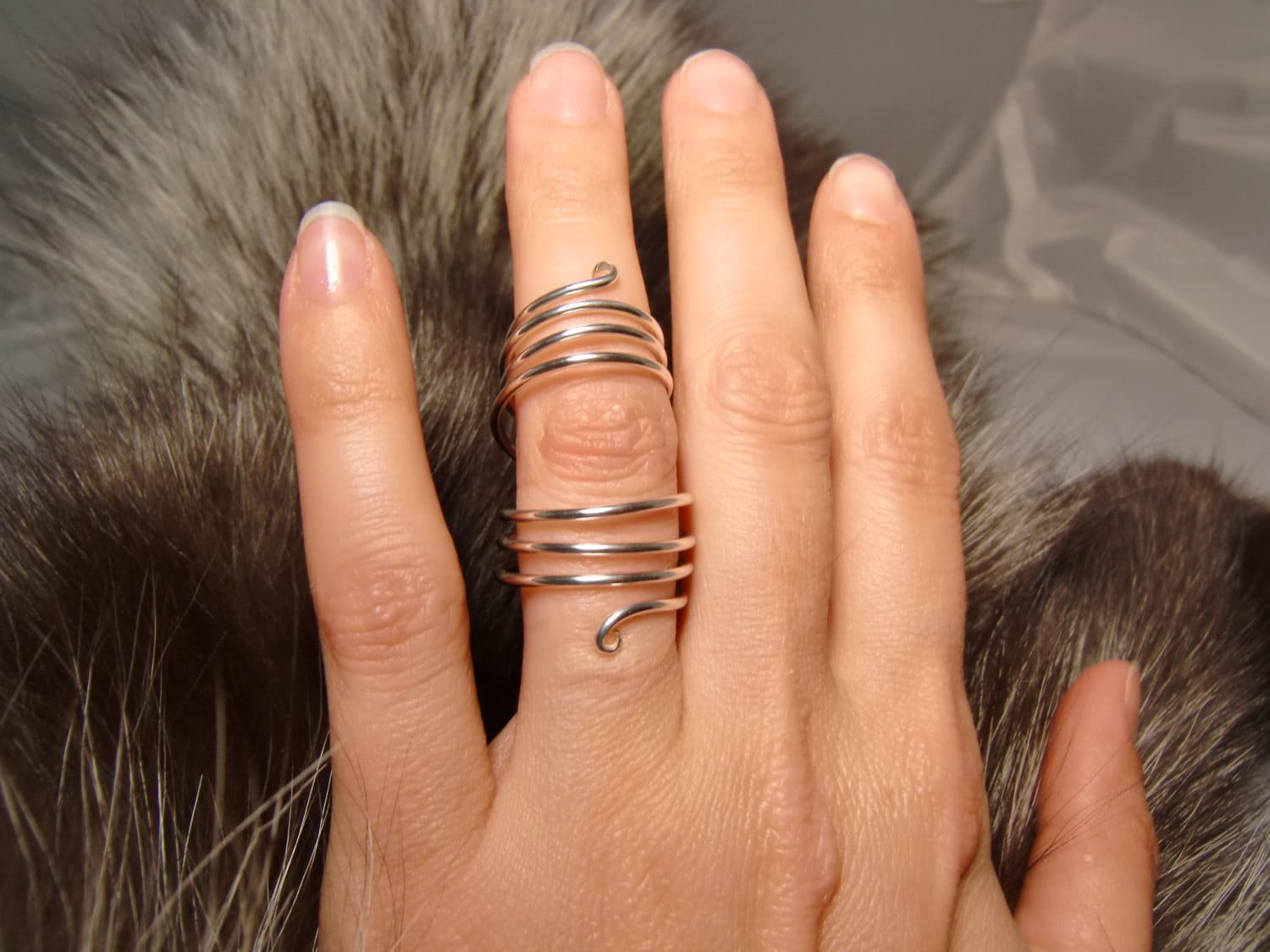 Master Hand: Spiral Detailed Silver Ring » Anitolia