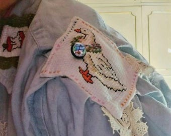 Vintage Ralph Lauren denim overhemd/jasje, gepersonaliseerd met borduurwerk, kant en knopen uit de vorige eeuw.