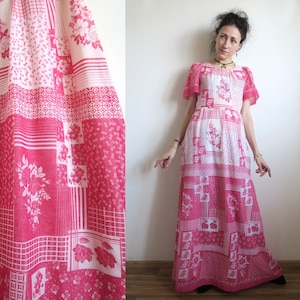 70&#39;s Prairie Maxi Dress, Pink & Off-White Voile Gown, Fluted Sleeves, Geometric and Floral Print, Patchwork Imitation, Hostess Dress XS