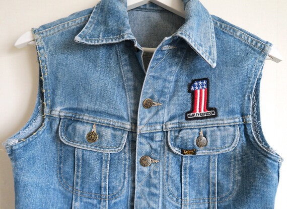 lee sleeveless jacket