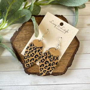 Handmade leather earrings, leather and wood dangles, boho earrings dangles, minimalist boho style earrings / Petal Bradi - Natural Leopard
