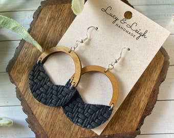 Leather earrings handmade, leather and wood earring, arch earring, leather earrings dangle, statement earring, Wooden Leigh - Navy Knit