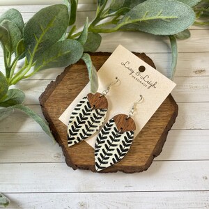 Handmade leather earrings, leather and wood dangles, boho earrings dangles, minimalist boho style earrings, Petal Bradi - Broken Chevron