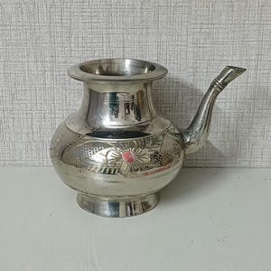 1950er Vintage Messing Lota Wassertopf | Graviertes Blumengebetsgefäß