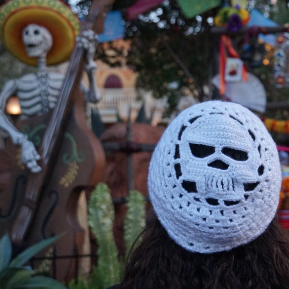 Slouchy Skull Beanie- Crochet Pattern Only, Halloween Hat  display picture 1