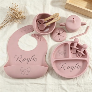 Personalisiertes Baby-Fütterungsset, lasergraviertes Silikon-Lätzchen, Schüssel, Teller, Becher-Set, komplettes Set für babygeleitete Beikost, Geschenk zur Babyparty und zum Geburtstag