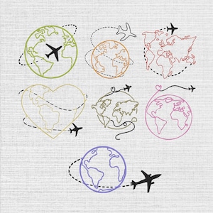 Puede incluir: Una colección de siete diseños bordados con temática de viajes que incluyen globos terráqueos, mapas mundiales y aviones. Los motivos presentan globos circulares en verde, naranja y morado, un mapa en forma de corazón y rutas de vuelo con líneas discontinuas.