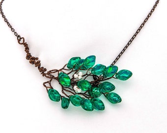 Collier de feuille verte pour les femmes, bijoux de brindille, cadeau d'amant de nature pour elle, bijoux de Fairycore, collier elfique, cadeau de maman de plante