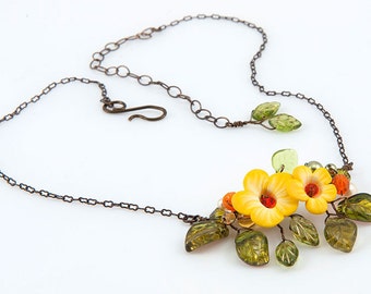 Yellow Flower Necklace for Women, Nature Wedding Jewelry for Bride, Plant Mom Gift, Enchanted Forest Jewelry, Elvish Jewelry, Nature Lover
