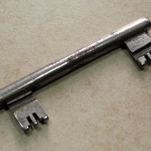 Double Ended Key, Steel Forced Locking Key, Antique Berliner Key, Vintage Berliner Key, Key from Berlin Germany image 6