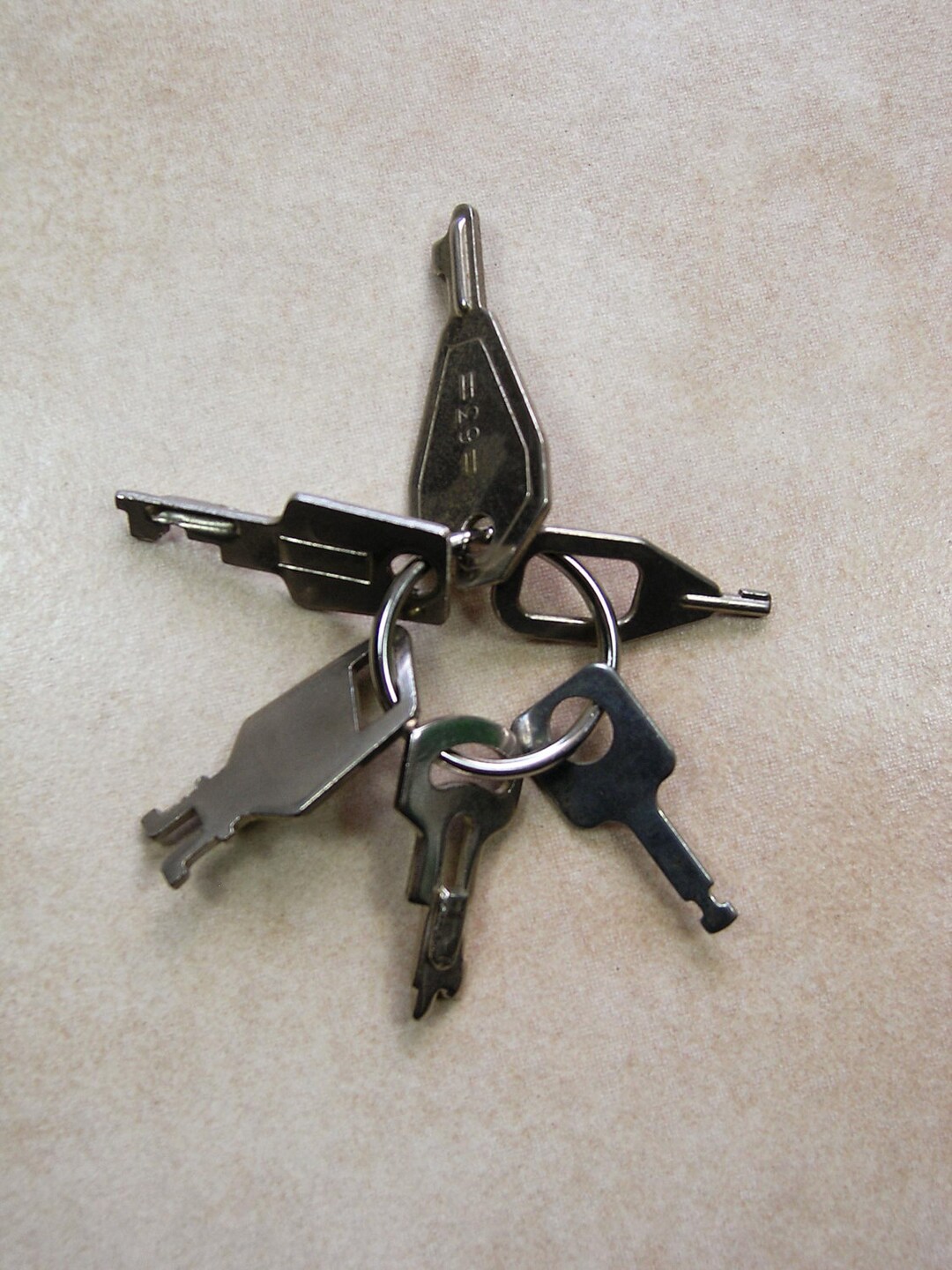 6 Small Vintage Keys, Miniature Antique Keys, Mini Collectible Steel