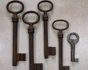 5 Vintage Steel Skeleton Keys, Lot of 5 Large Rusty Antique Skeleton Keys, Collectible Keys, Rusty Old Keys, Barrel Key, Steampunk Keys