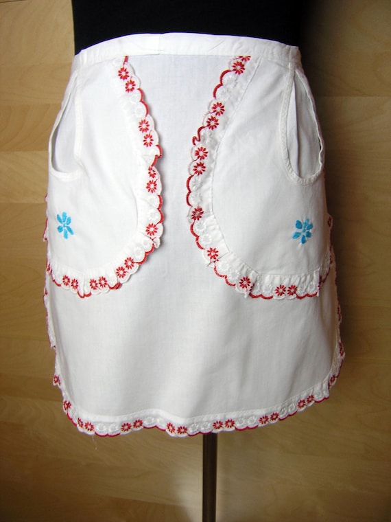 Vintage Girl's Half Apron, Retro 1950s White Cott… - image 1