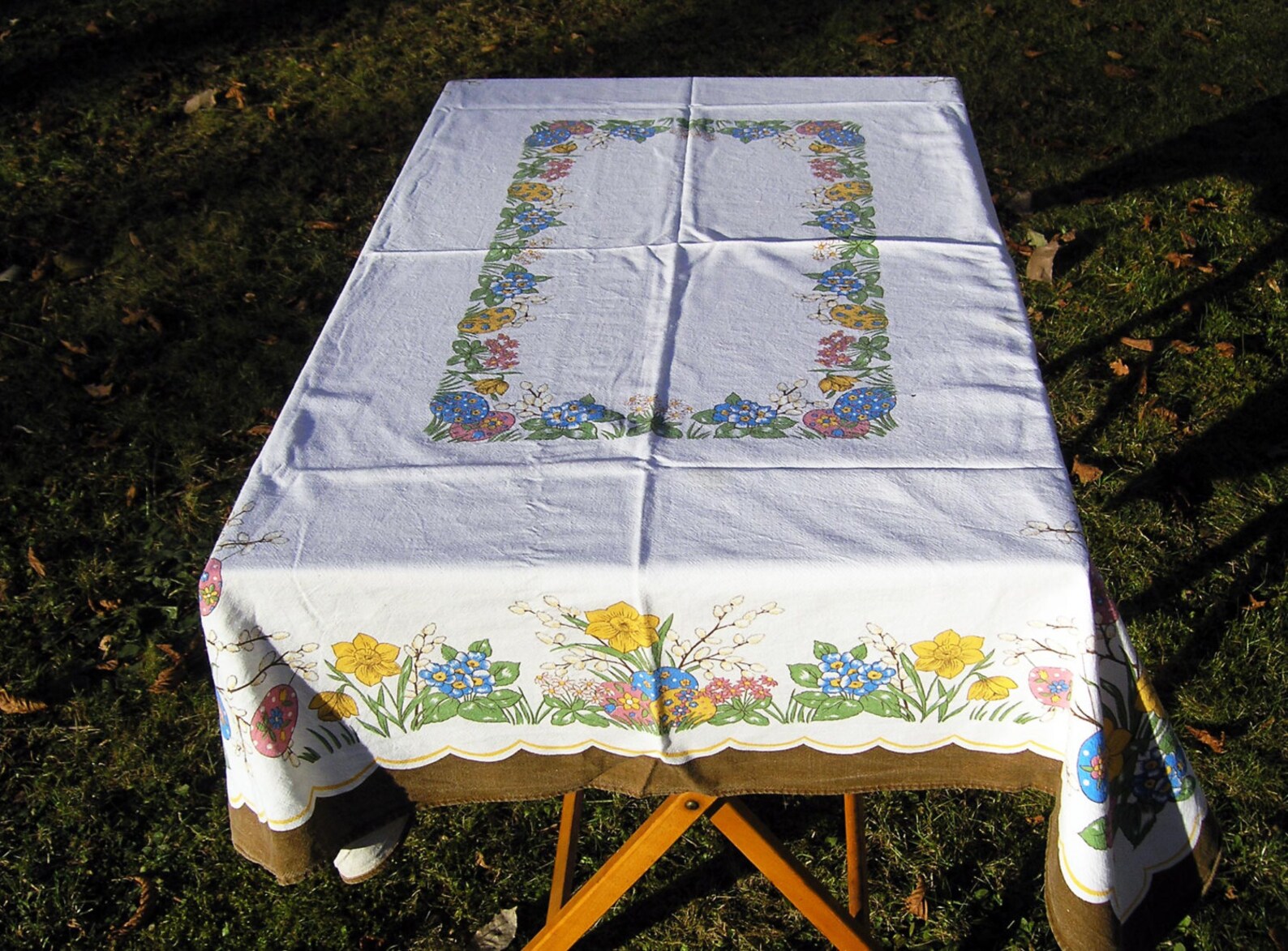 Vintage Easter Tablecloth, Retro Easter Cotton Tablecloth With Daffodil