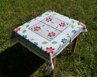 Vintage Floral Small Tablecloth Red Blue Green Floral, White Purple Speckled Background, Mid Century Tablecloth Flowers, Floral Table Linens