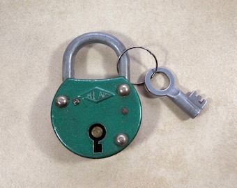 Vintage Green Padlock Steel Body and Steel Shackle with 1 Barrel Key, Meister Secad Padlock, Antique Padlock Germany