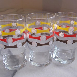 Vintage Shot Glasses, 8 Mid Century Shooters, Set of 8 Retro 1970s Shot Glasses, Geometric Floral Shot Glasses, Sherry Glass