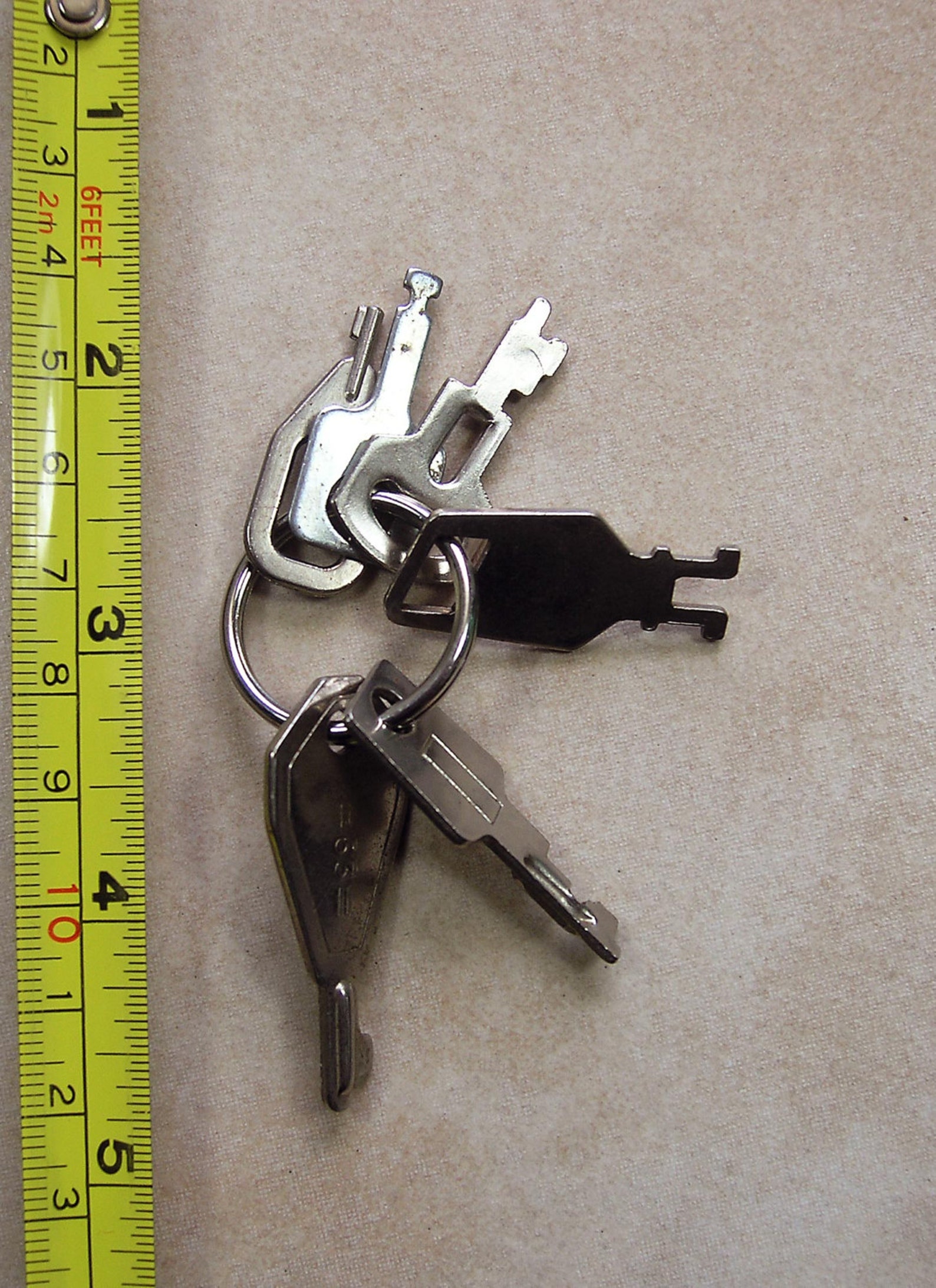 6 Small Vintage Keys, Miniature Antique Keys, Mini Collectible Steel