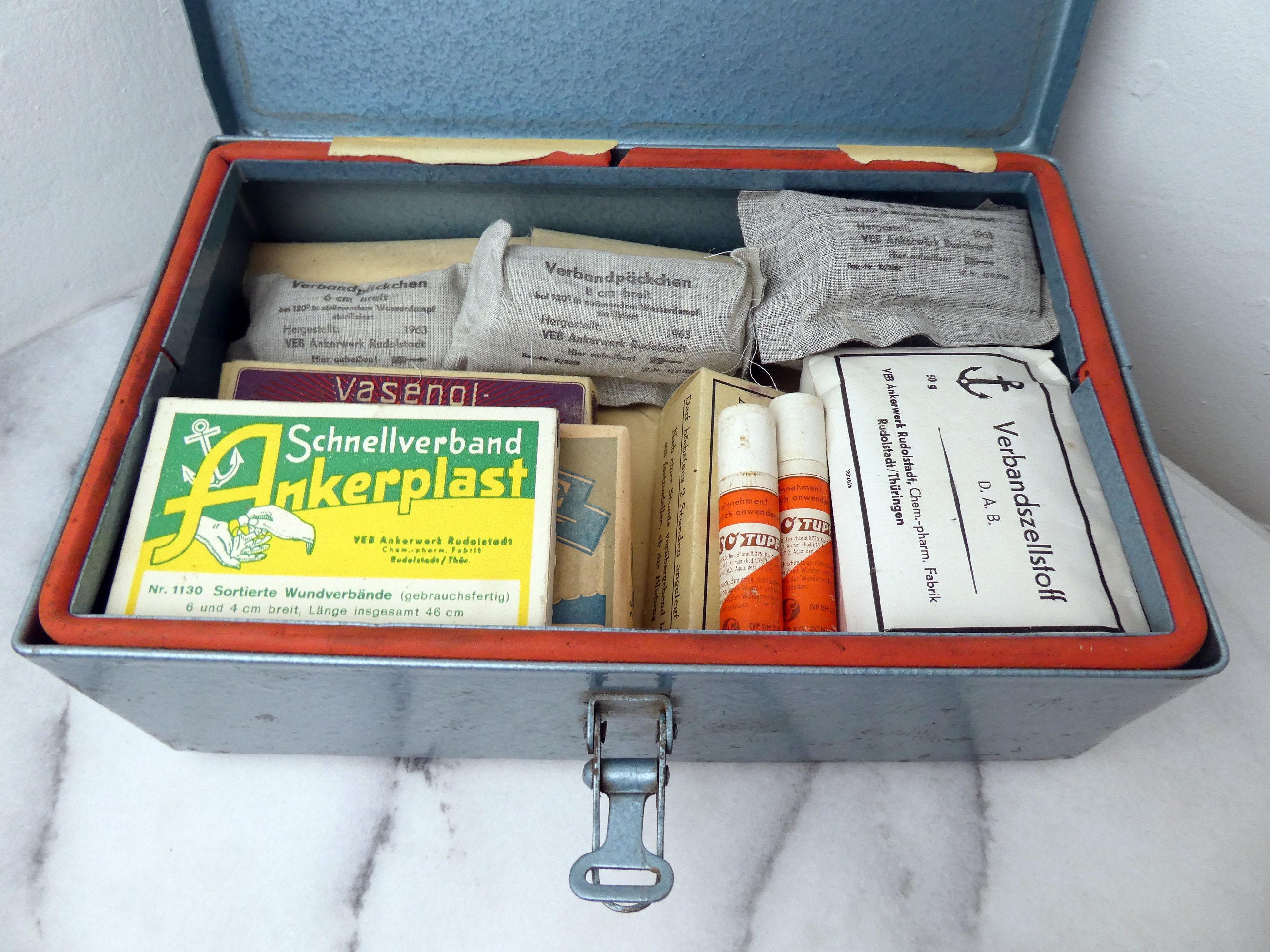 Vintage Hartmann German First Aid Kit Kraftwagen Verbandkasten