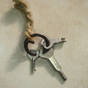Lot of 3 Vintage Keys, Antique Set of Three Mixed Sized Keys, Collectible Rusty Steel Keys, Tiny Key Lot, Steampunk Keys, Old Keys