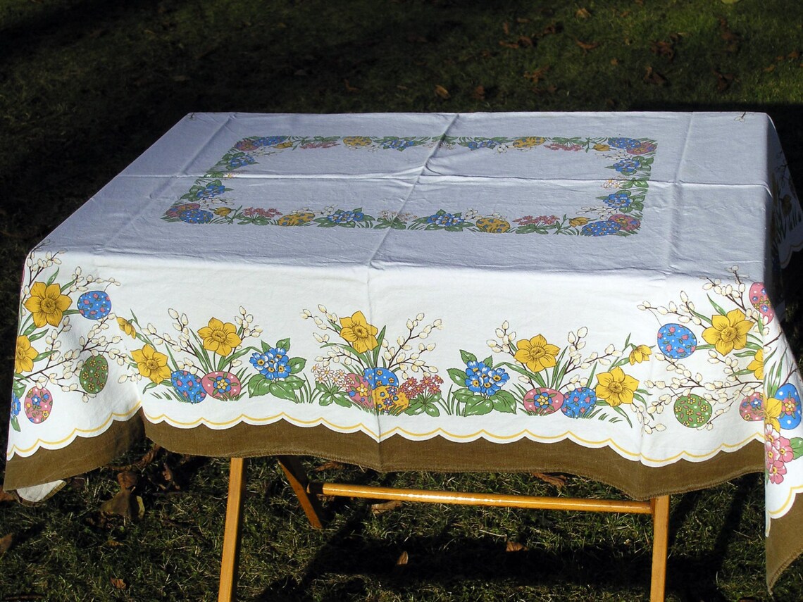 Vintage Easter Tablecloth, Retro Easter Cotton Tablecloth With Daffodil