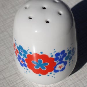 Vintage Porcelain Sugar Shaker, 1960s 1970s Floral Spice Shaker, Coffee Bar Chocolate or Cinnamon Shaker, Ceramic Powdered Sugar Shaker