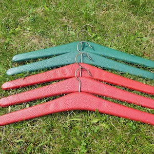 5 Mid Century Clothes Hangers, Vintage Red and Green Textured Plastic Covered Coat Hangers, 1970s Nylon Covered Wooden Hangers 3 Red 2 Green