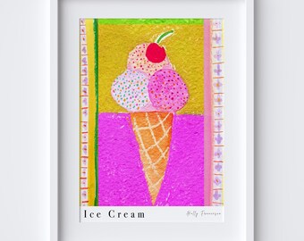 Puede incluir: Una pintura de acuarela de un cono de helado de tres bolas con una cereza en la parte superior. El helado es rosa, blanco y azul claro con chispas. El cono está sobre un fondo morado con bordes amarillos y verdes. El texto "Ice Cream" está escrito debajo del cono.