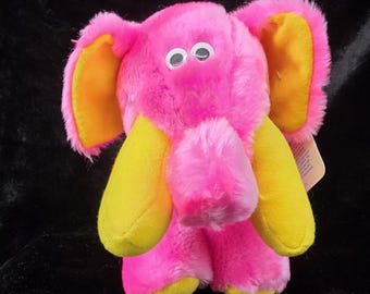 Elefante de peluche vintage Dole Bananimal Banelephant de 1983 de Trudy Toys con etiqueta