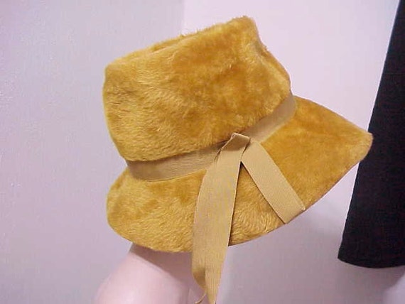 Vintage Fedora Phenomenal 1970's High Fashion Au