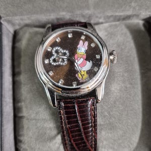 Old Donald Duck Watches - Etsy display picture 3