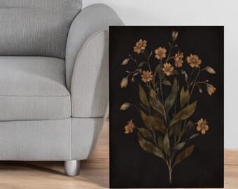 Pode incluir: Uma impressão de arte de parede retangular apresentando uma ilustração botânica de um buquê de flores em tons de laranja e marrom suaves com longas folhas verdes sobre um fundo preto sólido. A obra exibe várias flores e botões.