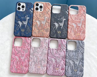 Etui na telefon z inicjałem jelenia, spersonalizowane etui na telefon z fakturą słojów drewna, urocze etui z monogramem zwierzęcia, prezent dla niej