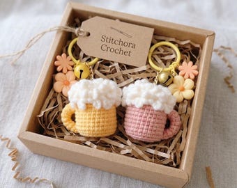 Schema PDF per portachiavi a forma di boccale di birra all'uncinetto, mini ciondolo amigurumi per borsa, schema per principianti all'uncinetto, tutorial per portachiavi facile, download immediato